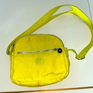 Neon Green Kipling crossbody Pouch ❤️